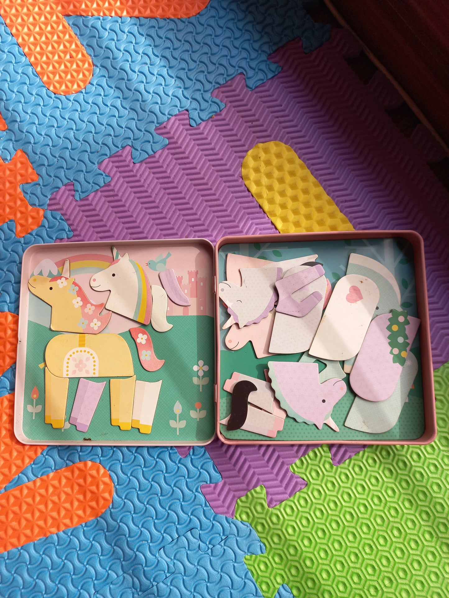 M&S magnetic unicorn playset